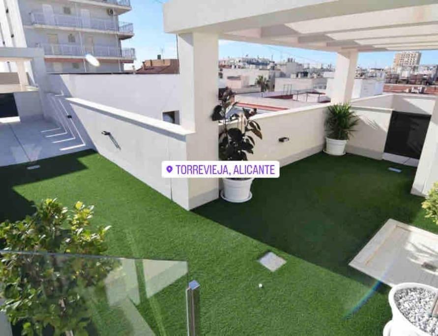 Casa Nola Lägenhet Torrevieja Exteriör bild
